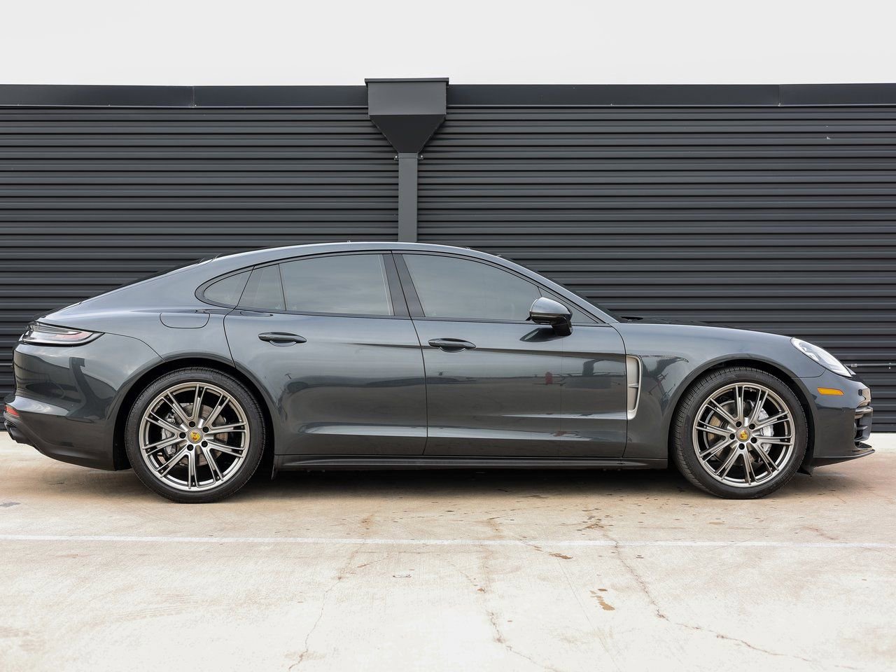 Certified 2023 Porsche Panamera Platinum Edition RWD image 8
