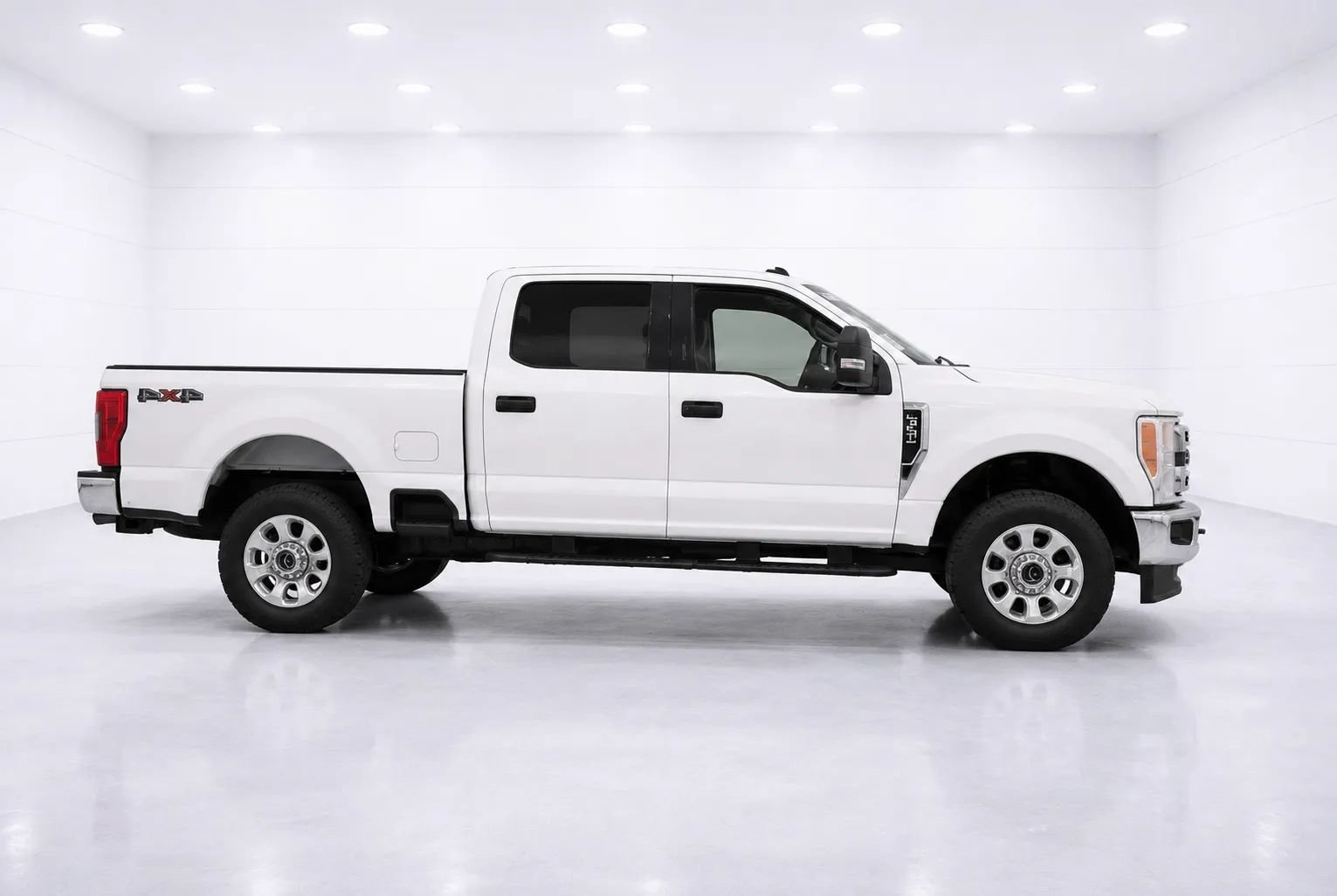 Used 2024 Ford F350 XLT AWD/4WD image 6