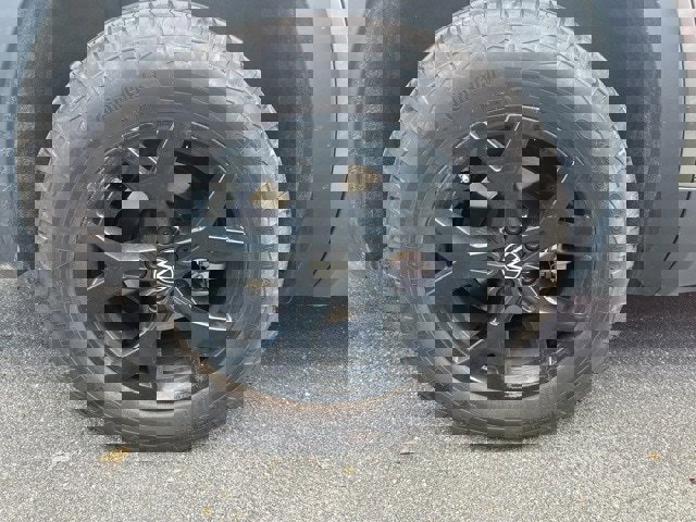 Certified 2025 Volkswagen Atlas Peak Edition SE image 18