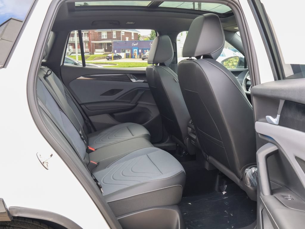 New 2026 Volkswagen Tiguan SE R-Line AWD/4WD image 32