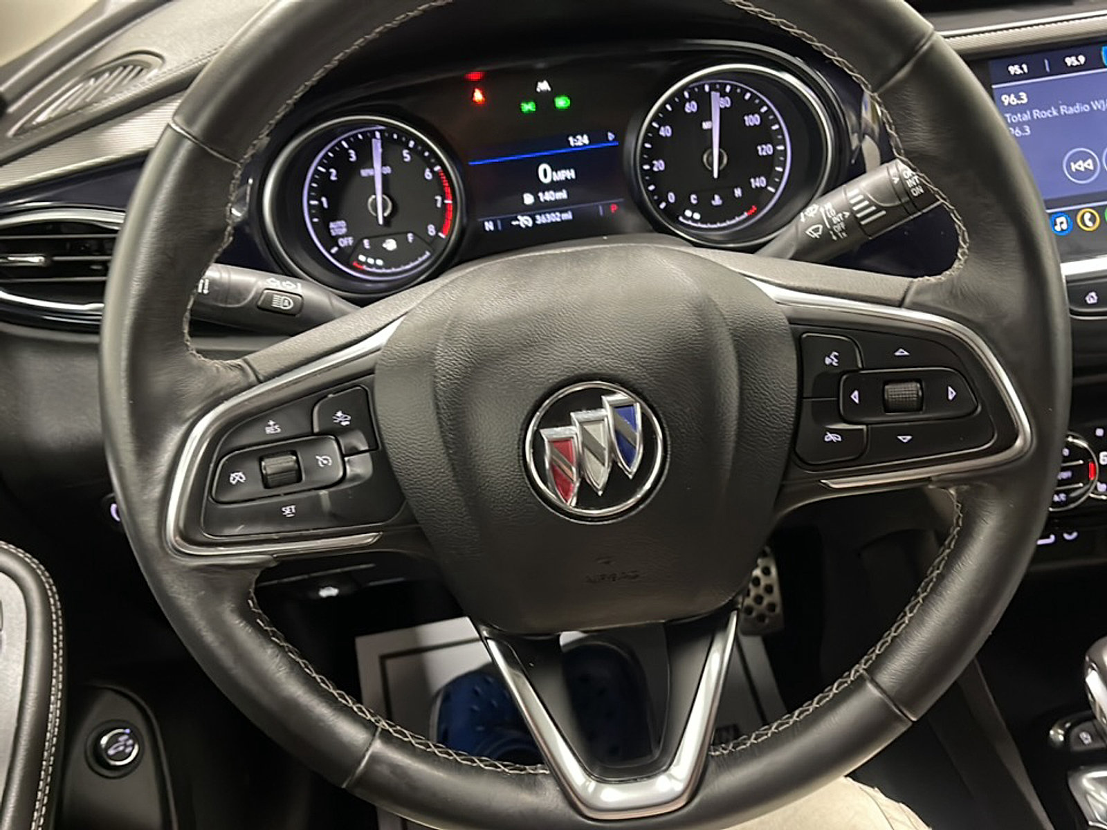 Used 2023 Buick Encore GX Select w/ Sport Touring Package FWD image 4
