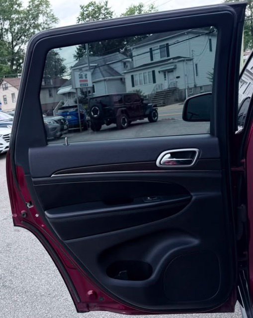Used 2018 Jeep Grand Cherokee Limited AWD/4WD image 17