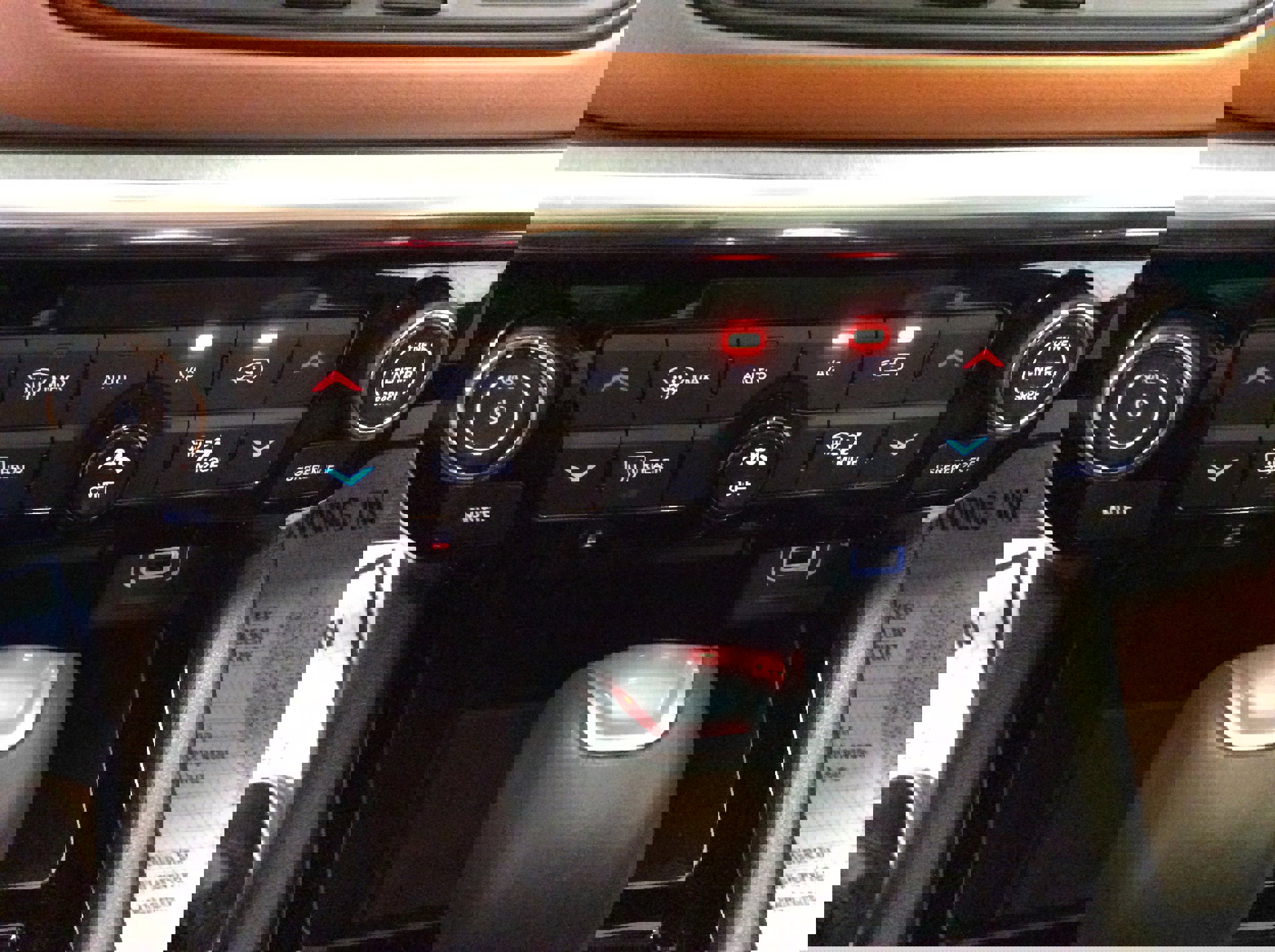 Used 2024 Jeep Compass Limited image 29