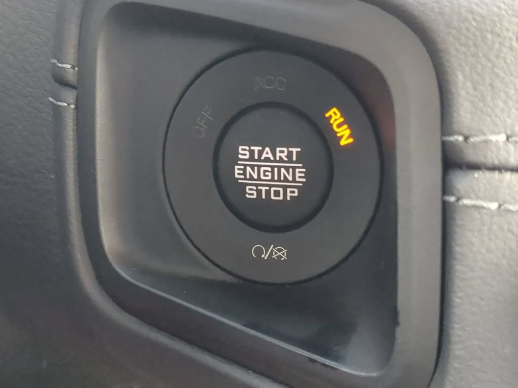 Used 2025 Jeep Wrangler Unlimited Sahara AWD/4WD image 27