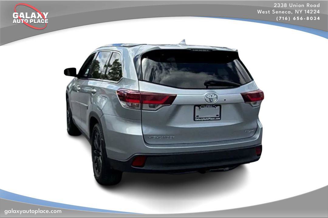 Used 2019 Toyota Highlander SE AWD/4WD image 7