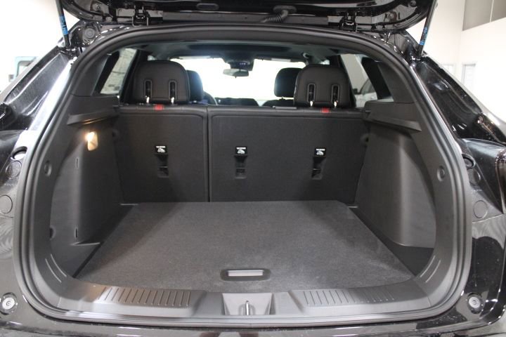 New 2026 Chevrolet Trax RS w/ Sunroof Package FWD image 14