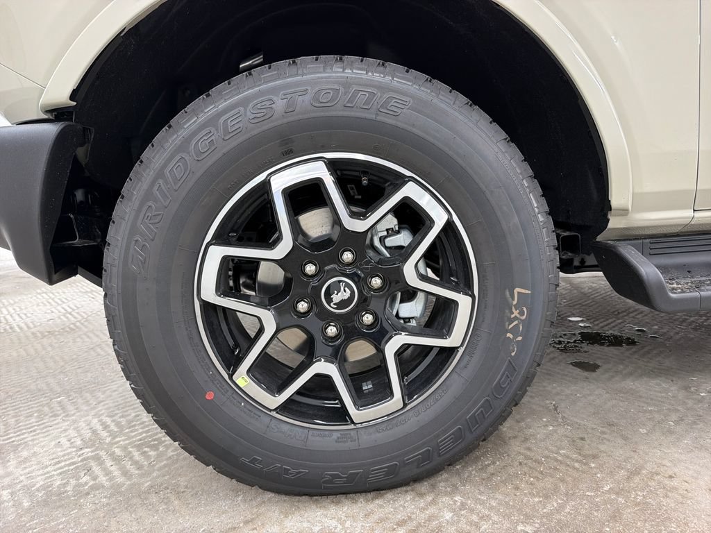 New 2026 Ford Bronco Outer Banks AWD/4WD image 11