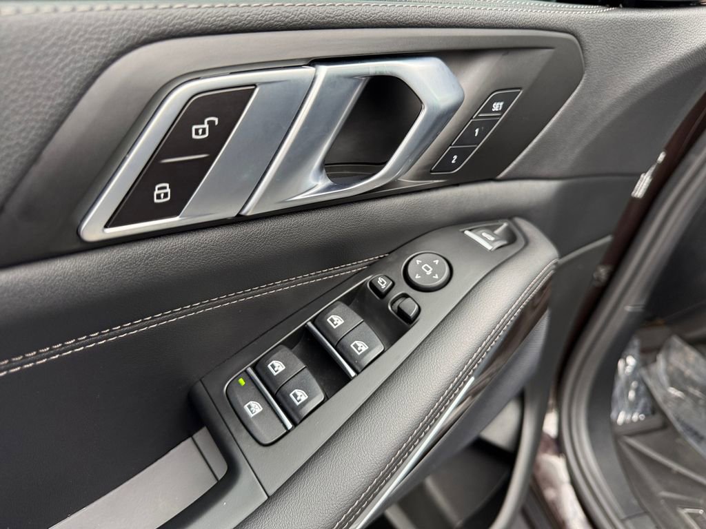 Used 2023 BMW X5 xDrive40i w/ Premium Package image 13