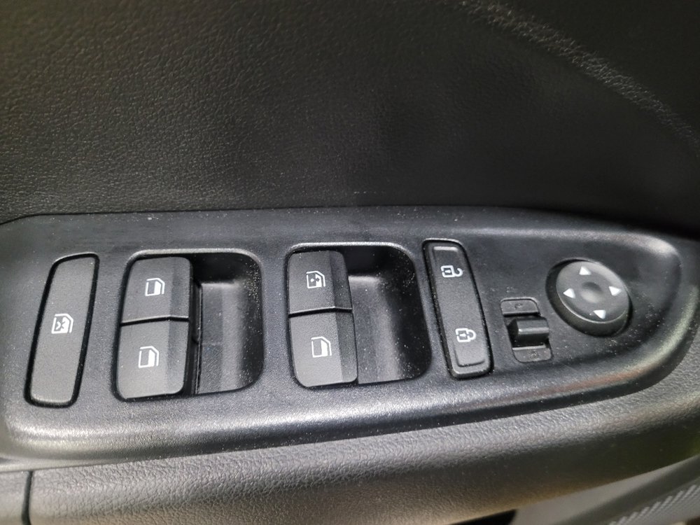 Used 2020 Hyundai Venue SEL w/ Convenience Package FWD image 27