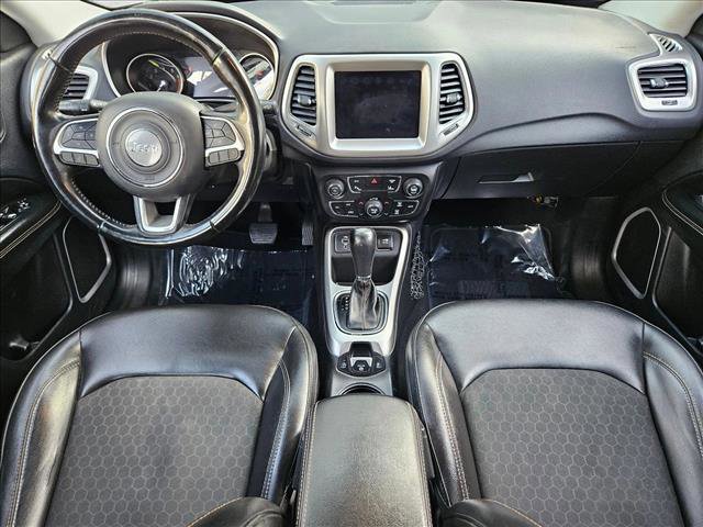 Used 2018 Jeep Compass Latitude w/ Popular Equipment Group FWD image 17