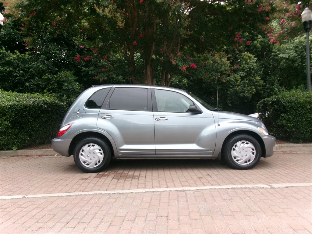 Used 2009 Chrysler PT Cruiser FWD image 7