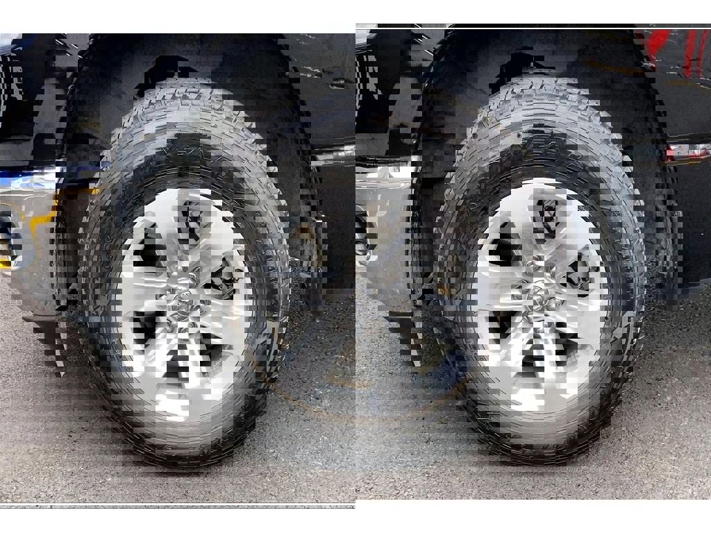 Used 2024 RAM 1500 Laramie image 10