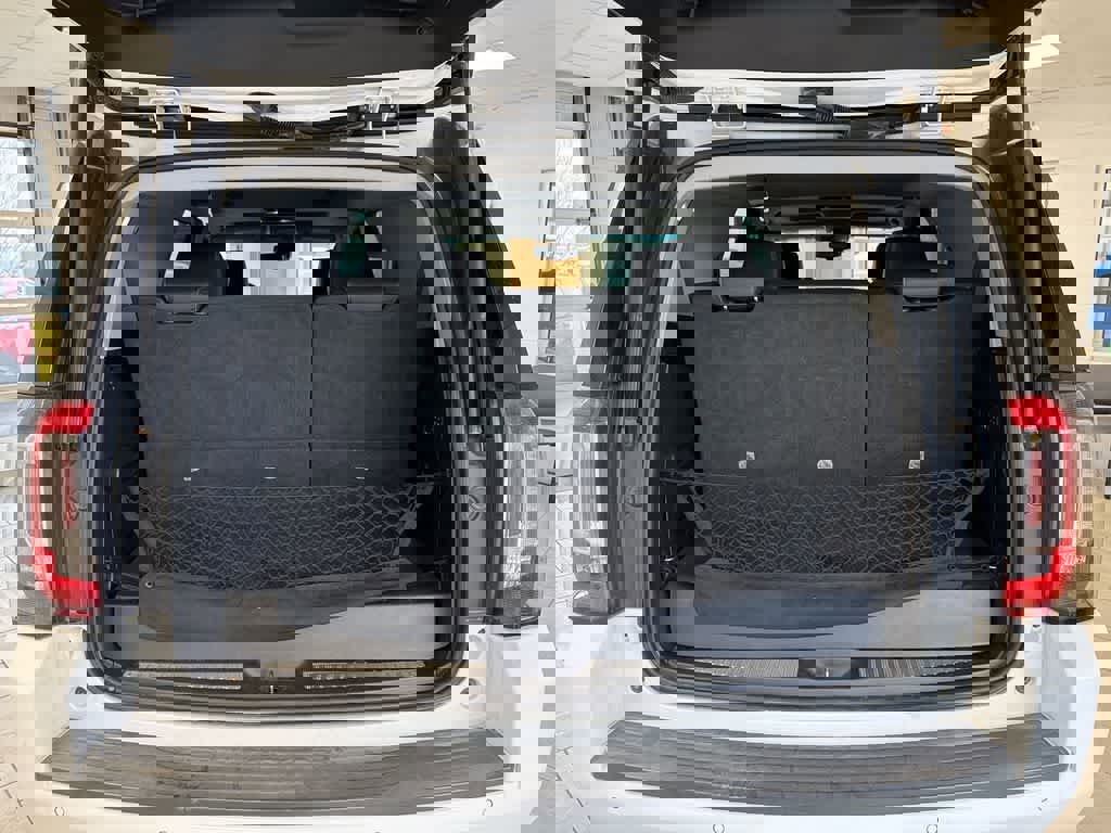 Used 2018 GMC Yukon SLT w/ Open Road Package image 34