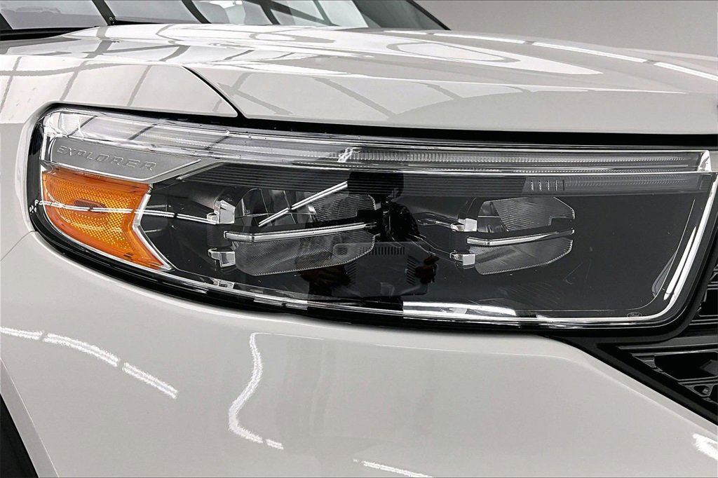Used 2023 Ford Explorer XLT w/ Equipment Group 202A image 30