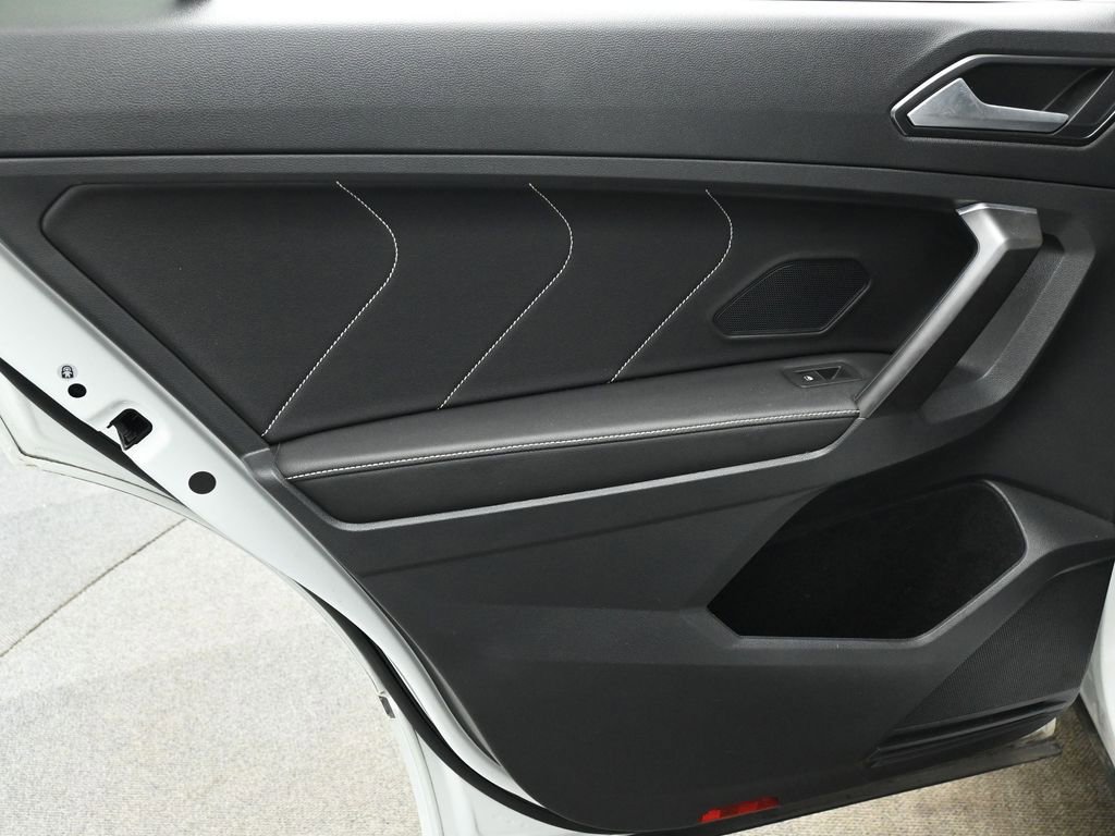 Used 2022 Volkswagen Tiguan SEL R-Line image 14