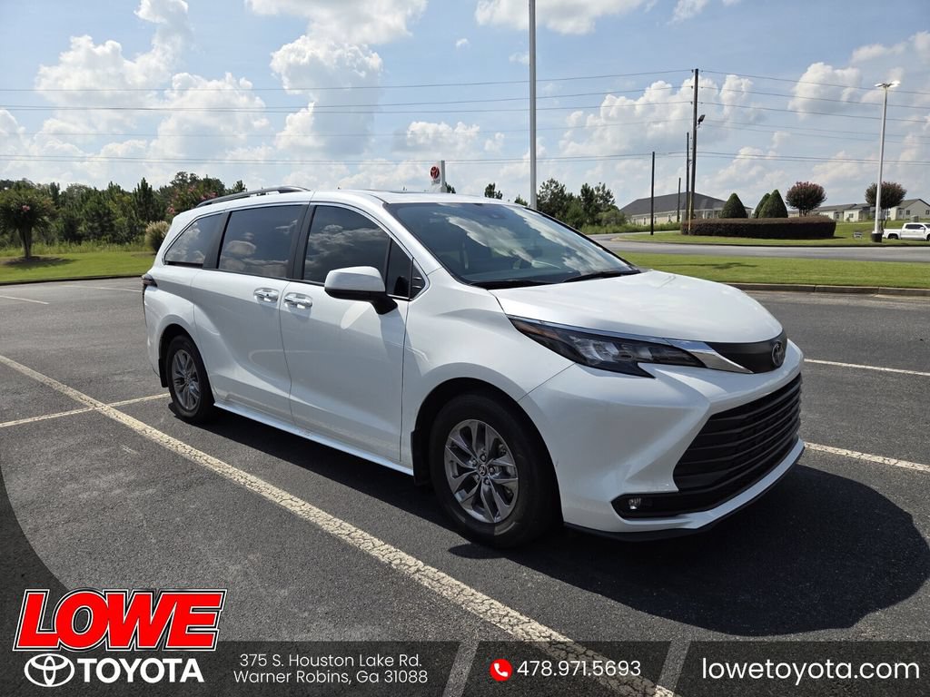 Used 2025 Toyota Sienna XLE w/ XLE Plus Package