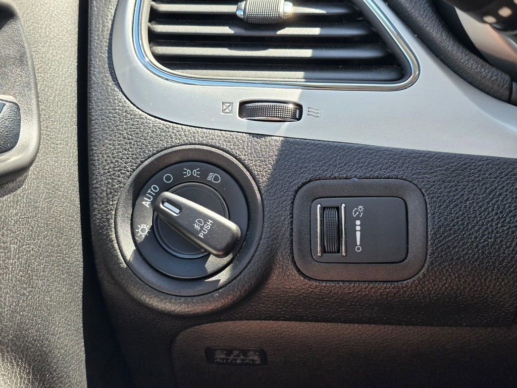 Used 2019 Dodge Journey SE FWD image 19