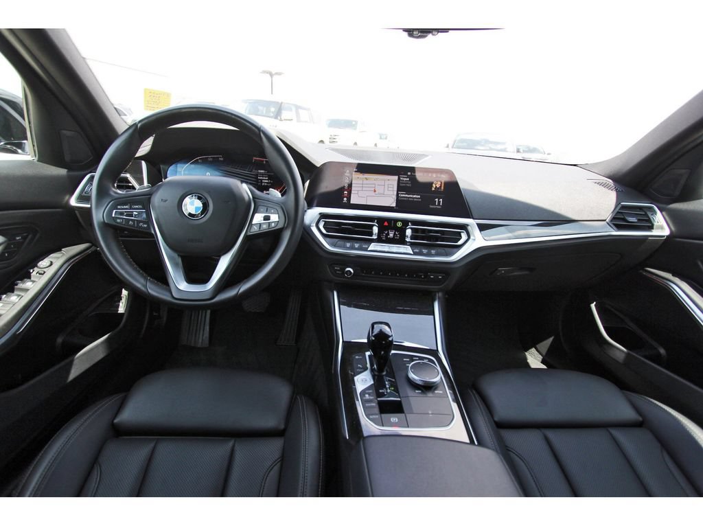Used 2022 BMW 330i Sedan w/ Driving Assistance Package RWD image 9