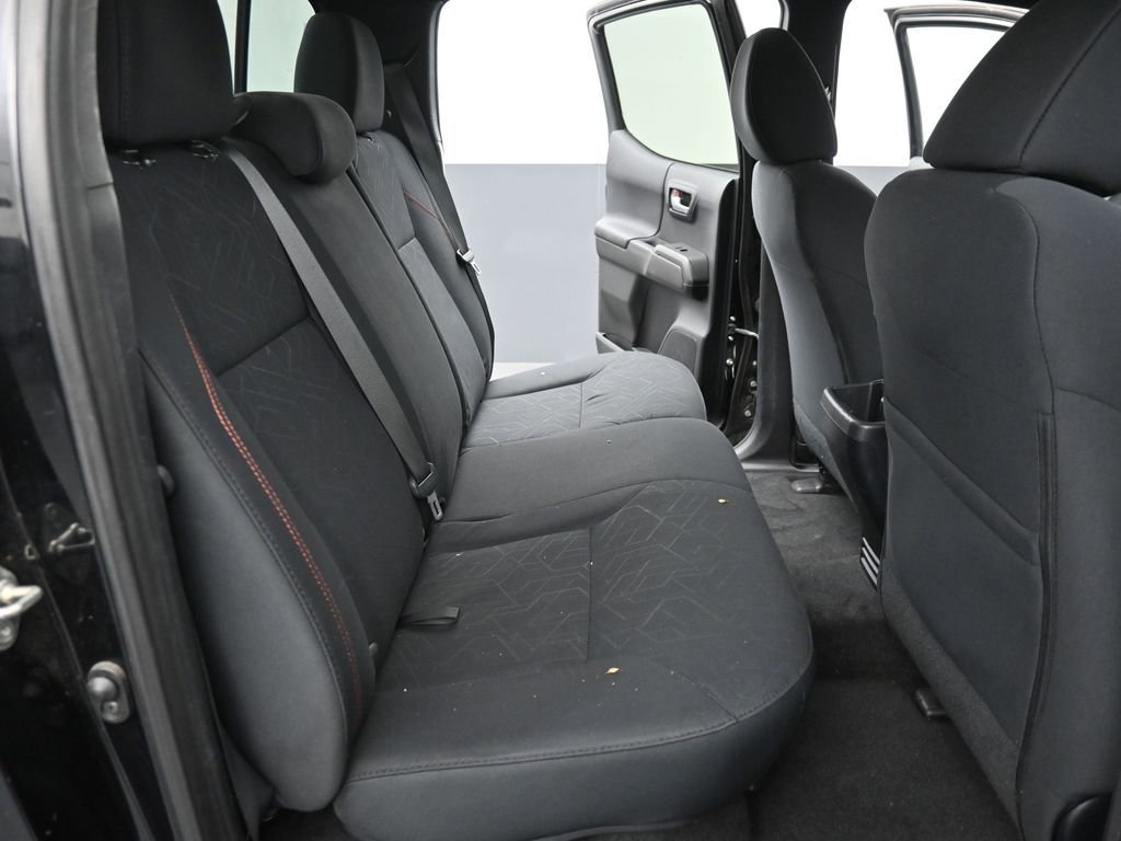 Used 2017 Toyota Tacoma TRD Sport w/ Tow Package image 10