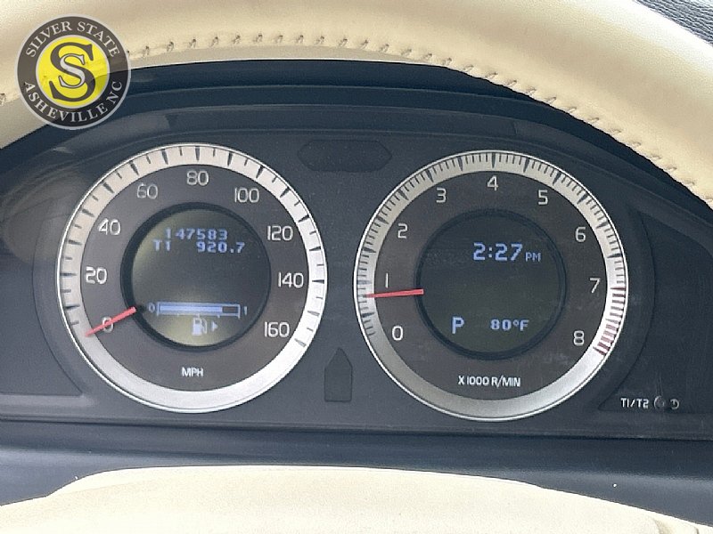 Used 2011 Volvo XC70 3.2 image 22