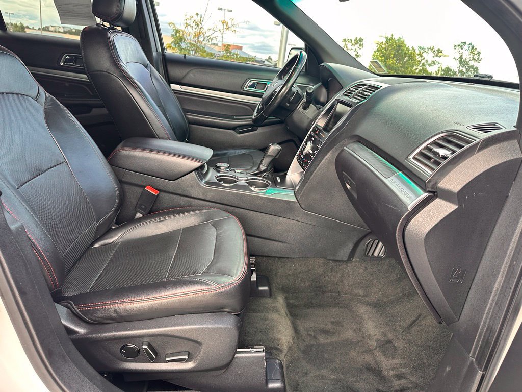 Used 2016 Ford Explorer Sport w/ Equipment Group 401A AWD/4WD image 32