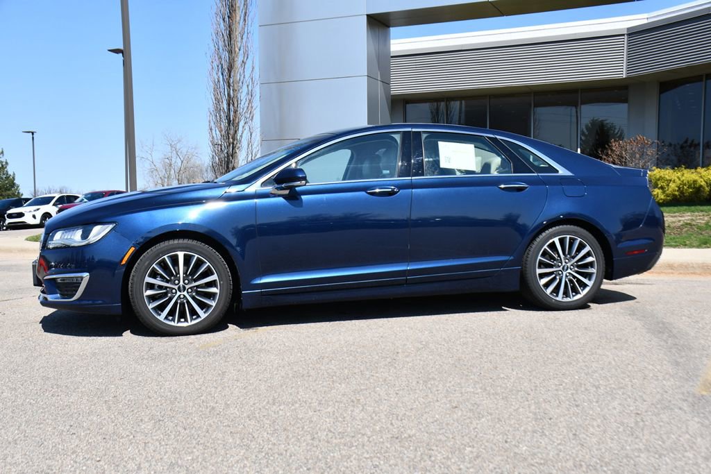 Used 2017 Lincoln MKZ Premiere image 2