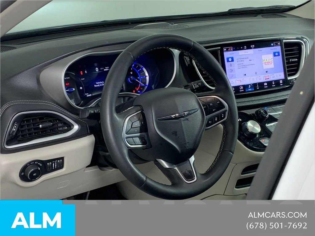 Used 2024 Chrysler Pacifica Limited FWD image 9