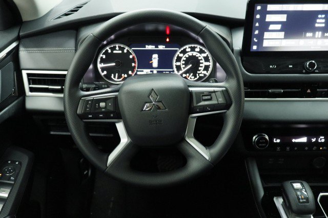 New 2026 Mitsubishi Outlander ES FWD image 20