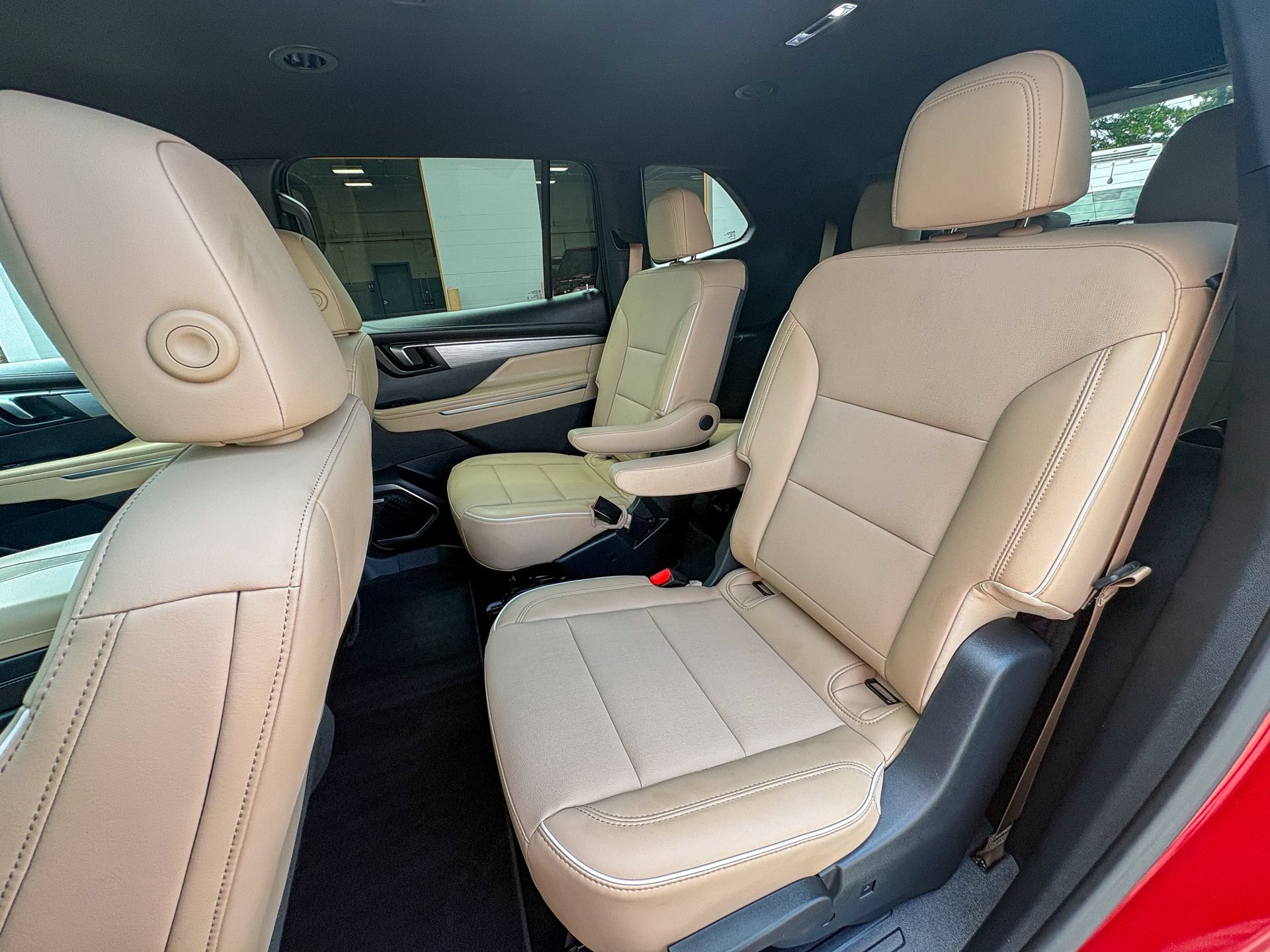 Used 2025 Buick Enclave Preferred w/ Power Package FWD image 26