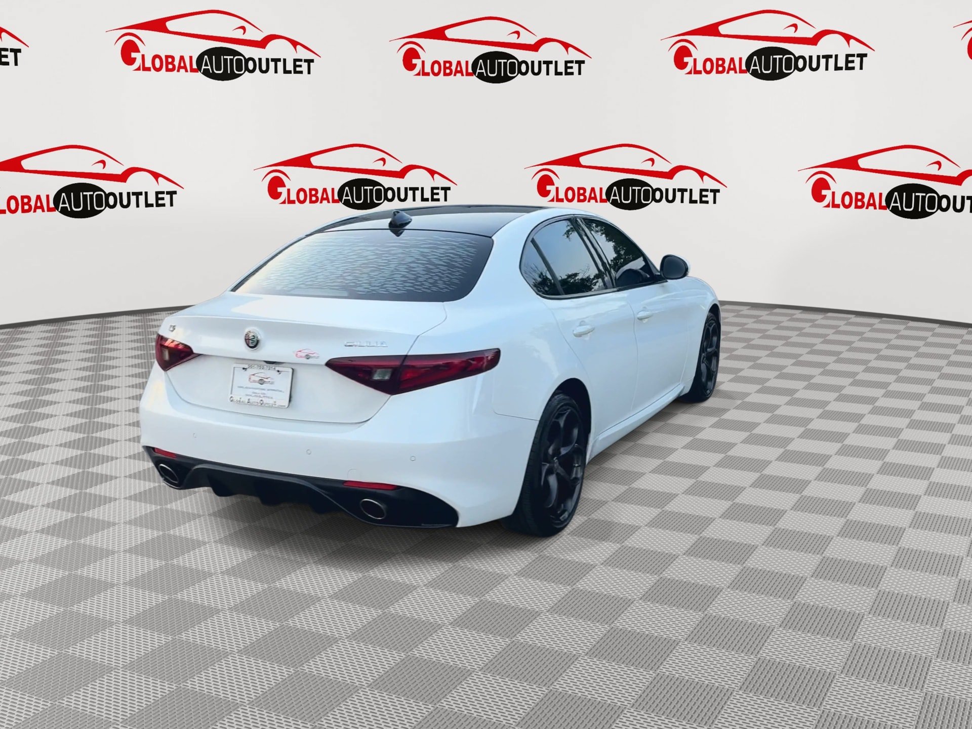 Used 2018 Alfa Romeo Giulia Ti Sport w/ Quick Order Package 22S Sport AWD/4WD image 8