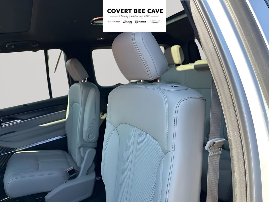 New 2026 Jeep Grand Wagoneer Summit w/ Premium Group III image 22