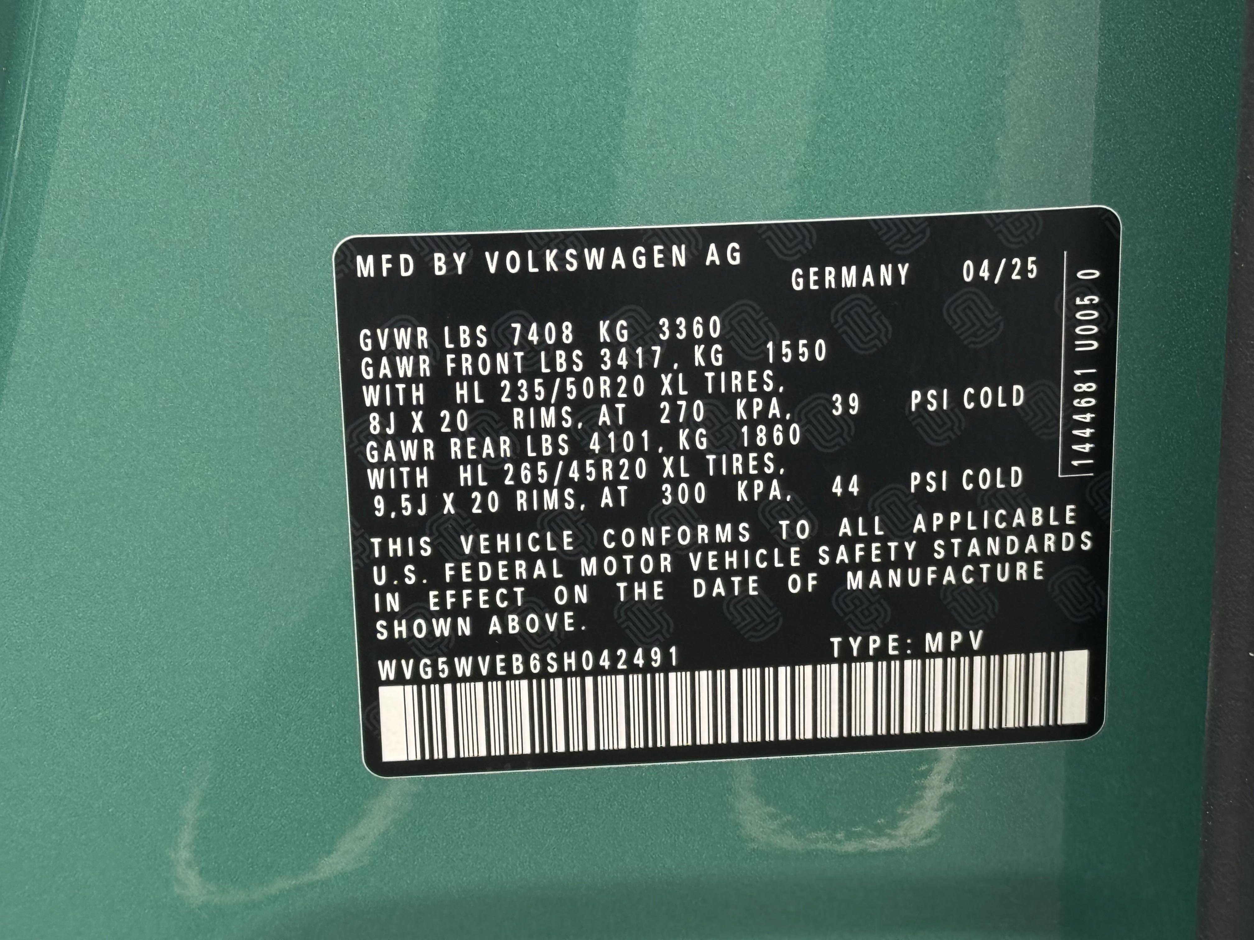 Used 2025 Volkswagen ID. Buzz 1st Edition image 45