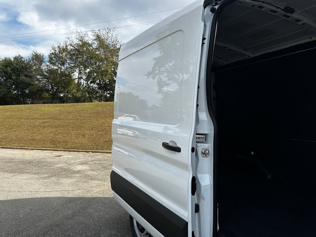 New 2026 Ford Transit 250 148 Medium Roof w/ Load Area Protection Package image 28