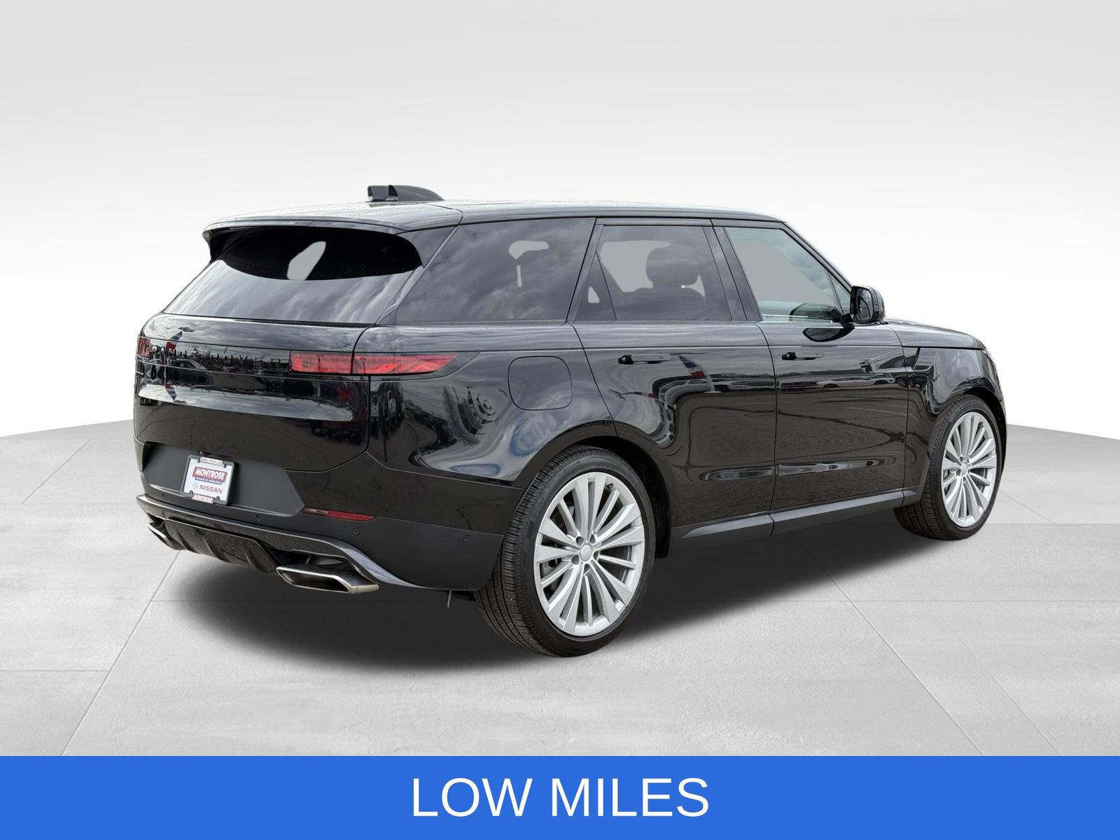 Used 2024 Land Rover Range Rover Sport SE image 12