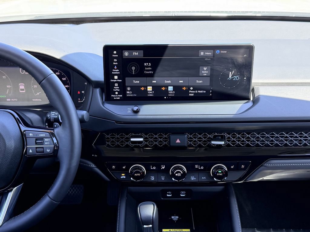 Used 2025 Honda Accord Touring image 16