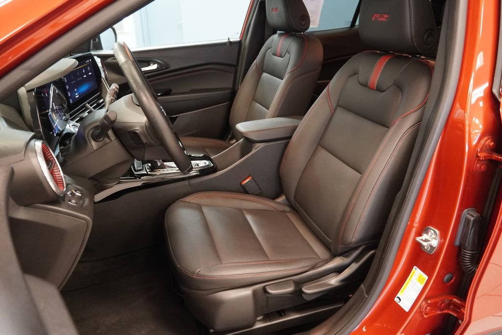 Used 2024 Chevrolet Trax RS w/ Driver Confidence Package image 3