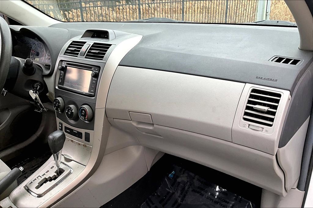 Used 2013 Toyota Corolla LE w/ Premium Pkg image 25