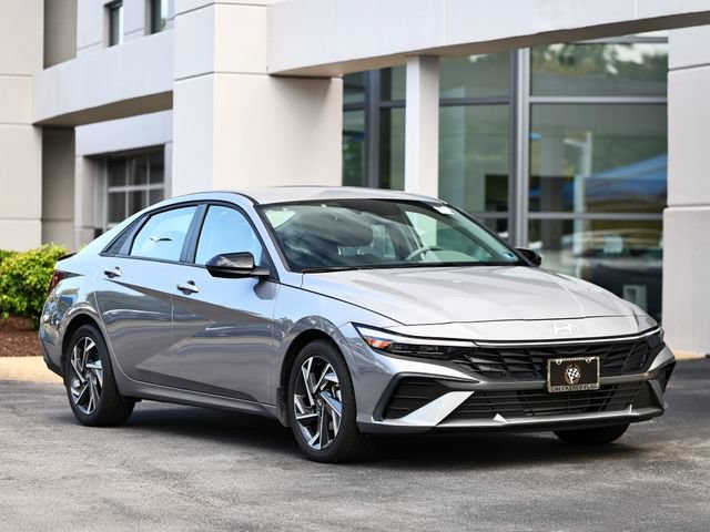 Used 2025 Hyundai Elantra Sport FWD image 1