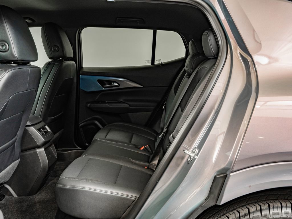 Used 2024 Chevrolet Equinox EV LT FWD image 41