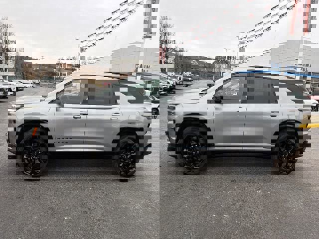 New 2026 Chevrolet Traverse RS w/ LPO, Floor Liner Package image 7