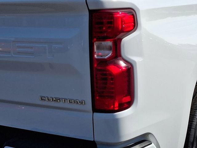 Used 2023 Chevrolet Silverado 1500 Custom image 12