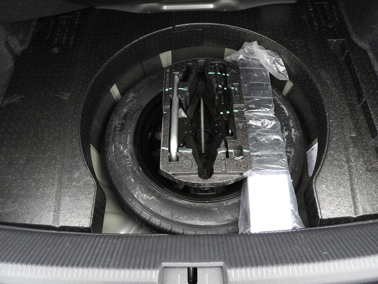 Used 2021 Volkswagen Passat 2.0T S w/ Luggage Net & Mats Package image 19