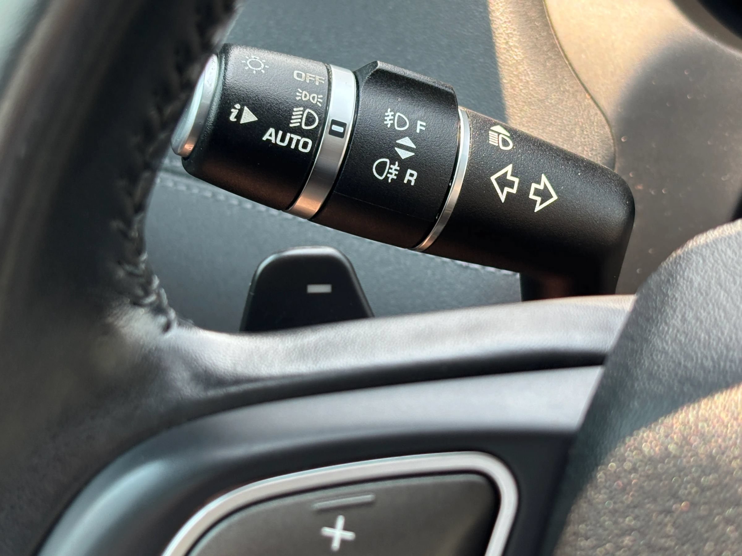 Used 2018 Land Rover Range Rover Evoque SE AWD/4WD image 30