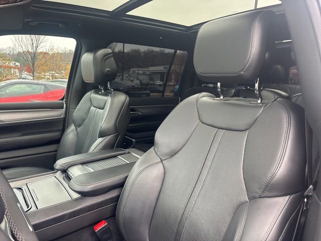 Used 2023 Jeep Wagoneer Series II image 5