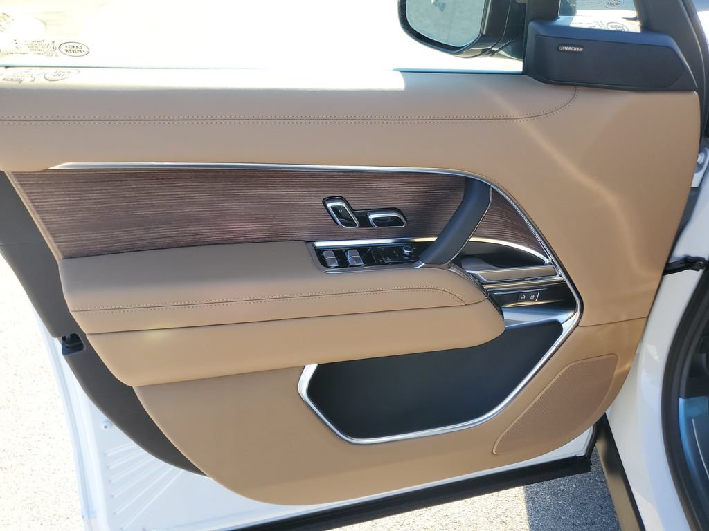 New 2026 Land Rover Range Rover SE AWD/4WD image 7