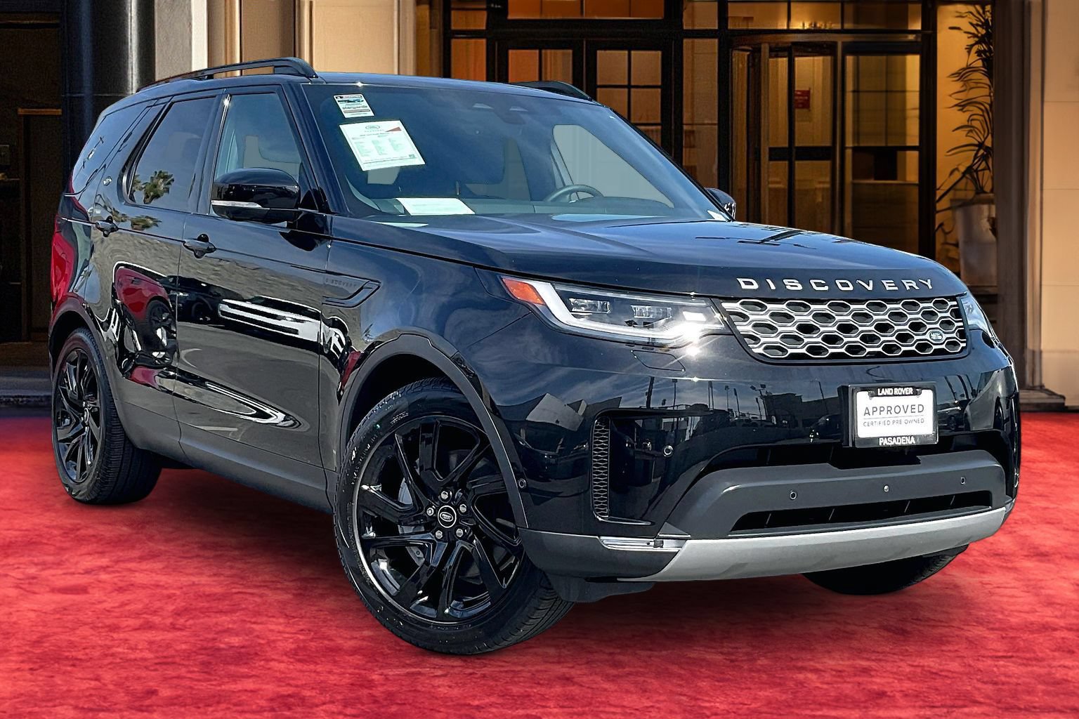 Certified 2025 Land Rover Discovery S AWD/4WD image 2