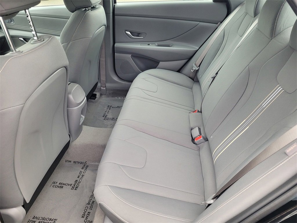 New 2025 Hyundai Elantra Sport image 6