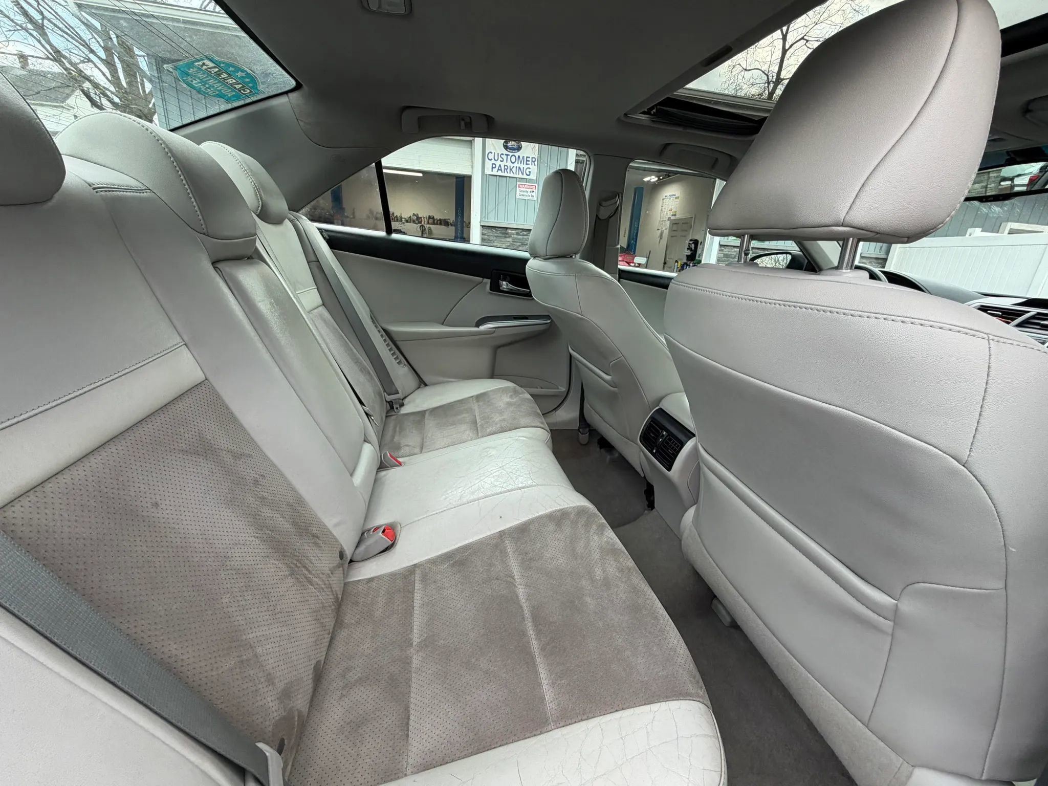 Used 2012 Toyota Camry XLE w/ Leather Pkg FWD image 16