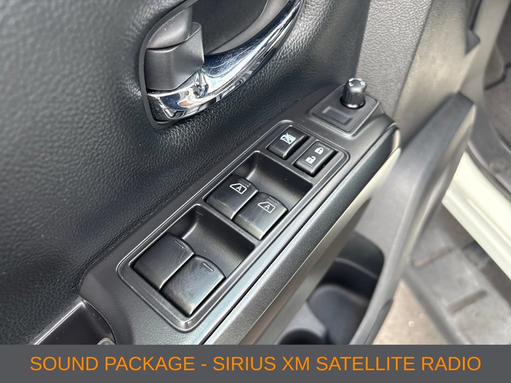 Used 2022 Nissan Titan PRO-4X w/ Pro-4x Convenience Package AWD/4WD image 10