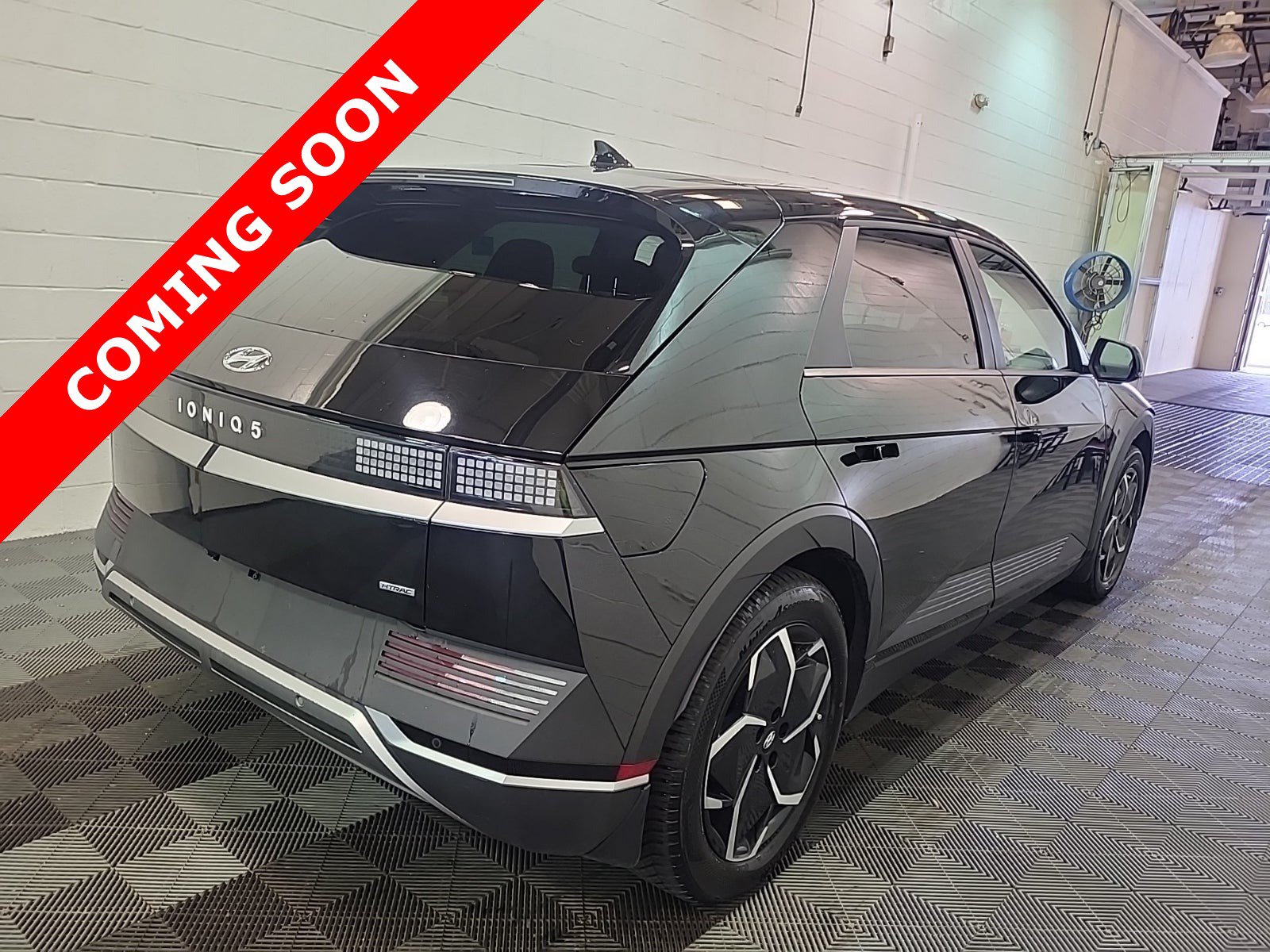Used 2022 Hyundai Ioniq 5 SE AWD/4WD image 3